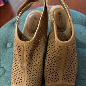 Gianni Bernini stacked heel open toe bootie 7.5 size